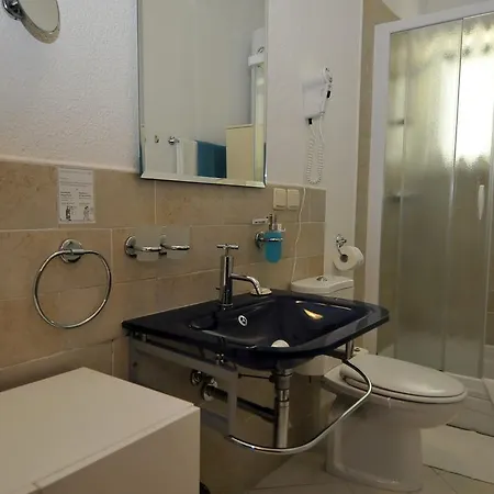 Ξενοδοχείο Haus Am 4*